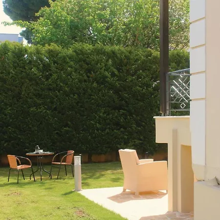Nice Home In Nea Makri With Kitchen Exterior foto