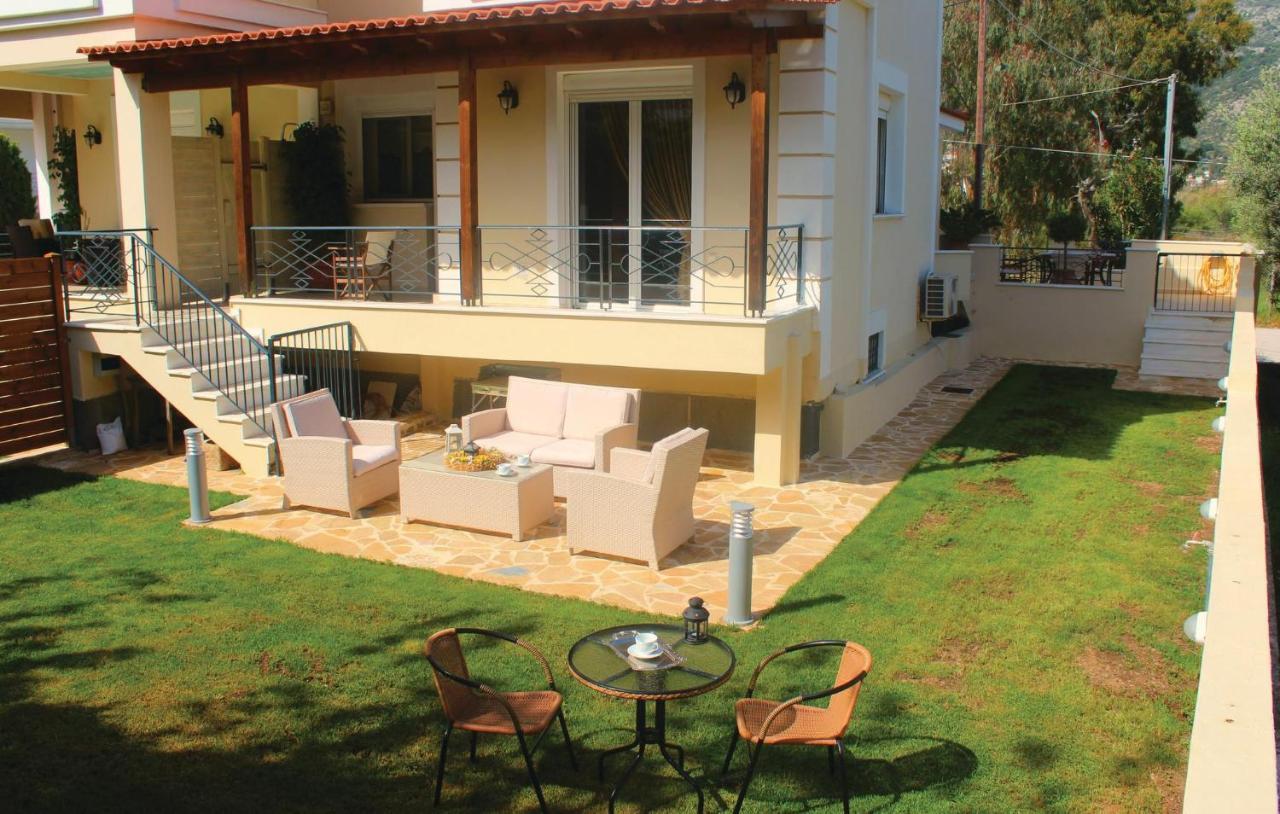 Nice Home In Nea Makri With Kitchen Néa Mákri