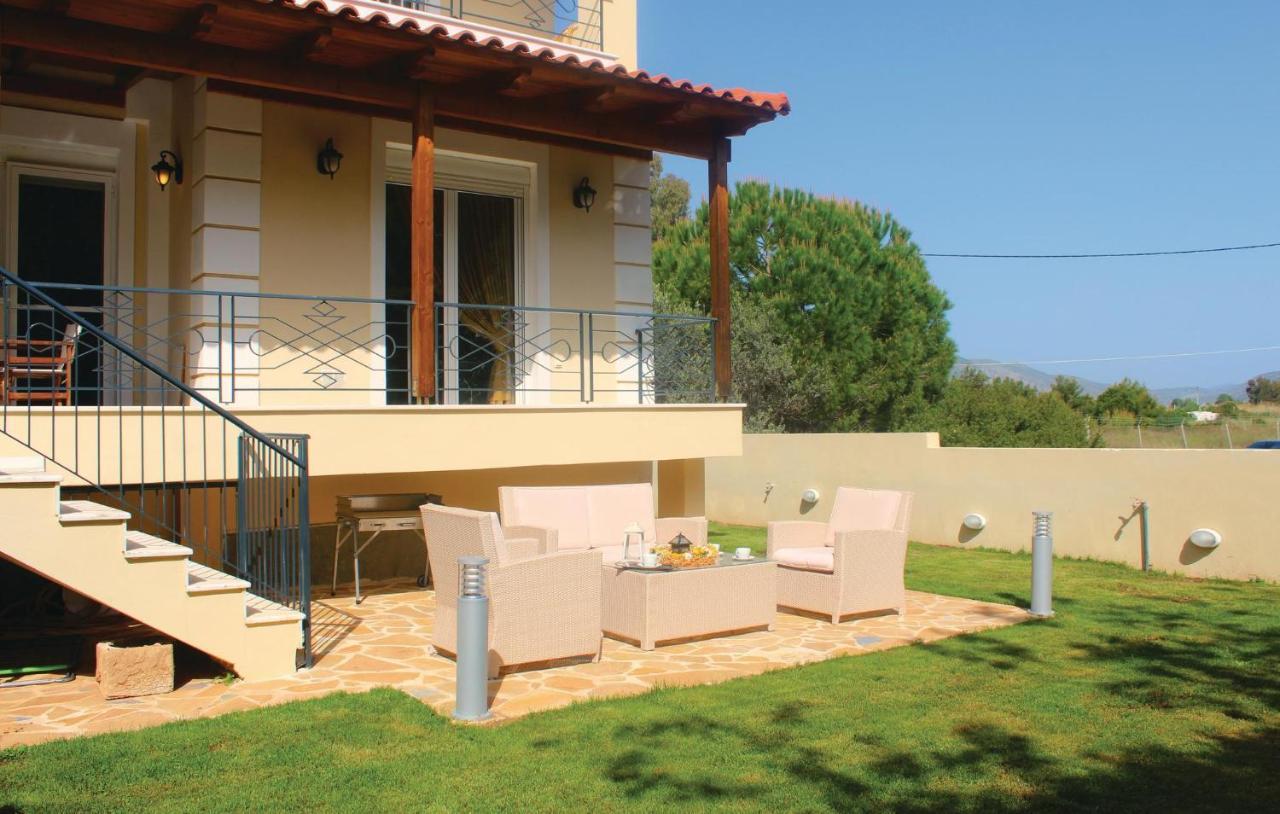 Nice Home In Nea Makri With Kitchen Néa Mákri