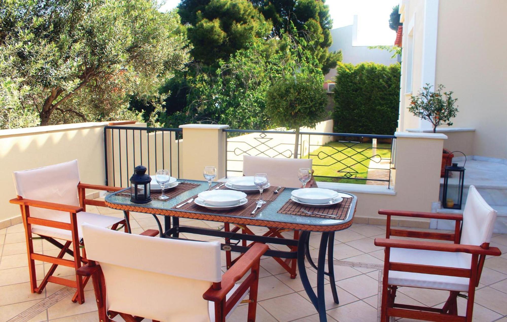 Ferienhaus Nice Home In Nea Makri With Kitchen